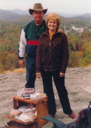 Gene & Betty, picnicing in the Mountains