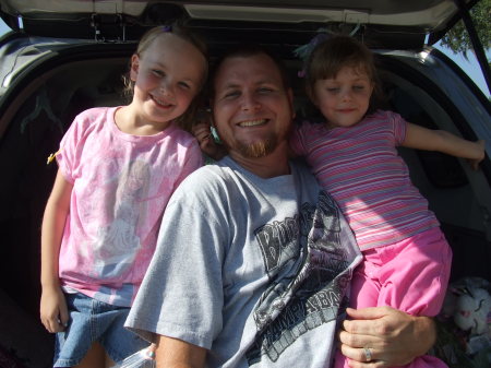 Son and his 2 daughters