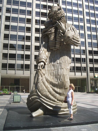 Chicago and King Lear statue
