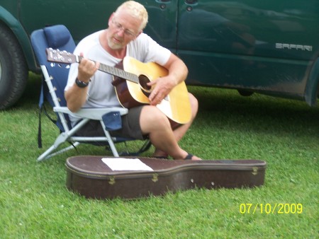 me and my lefthanded guitar