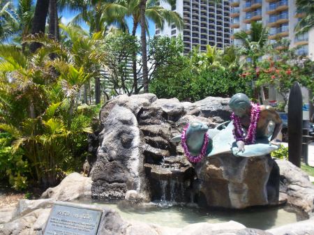 Sculpture at Waikiki Beach