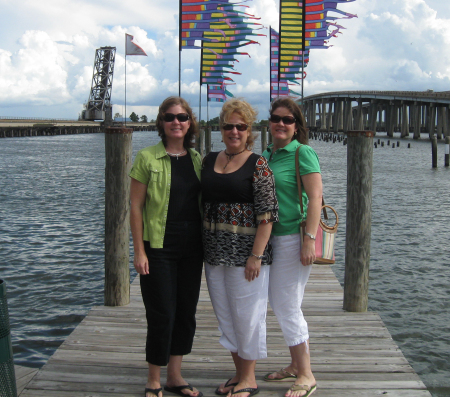 Barbara, Debbie and Allyson at Middendorf's