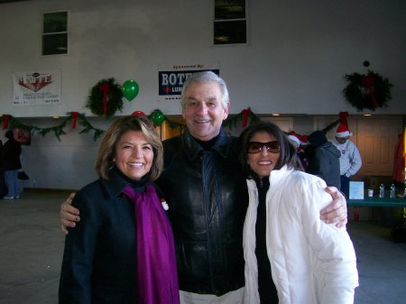 Xmas tree giveaway, me, John & Alisa