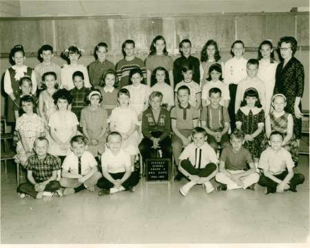 Mrs David's 4th grade class - class of 1967