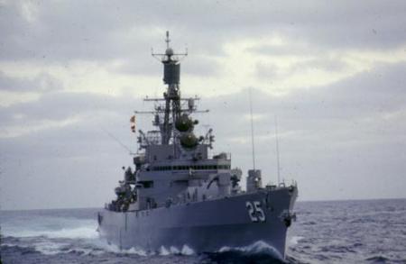 USS BAINBRIDGE CGN 25