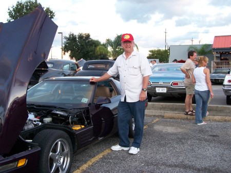 Cruise Night at Hooters 08