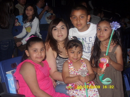 ME AND MY BABIES AT DISNEY ON ICE!!