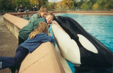 Connie and Anika kissed by whale