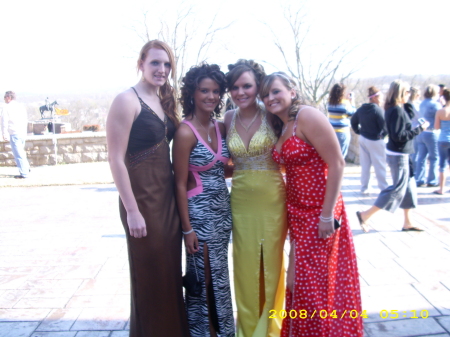 Lauren & the girls on prom night