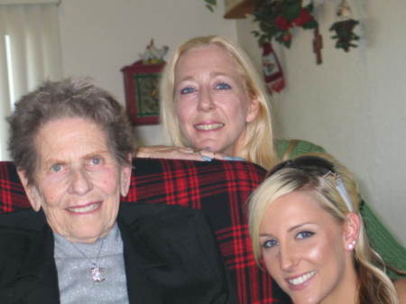 Three generations of (Barnett) women