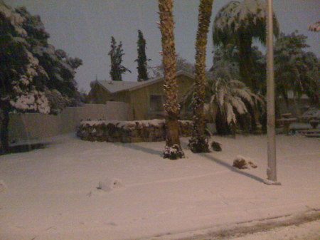 SNOWING IN LAS VEGAS...