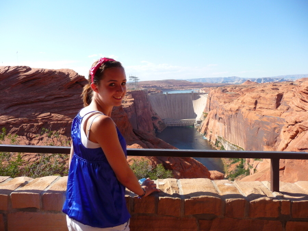 Aubreeana overlooking the Glen Canyon Dam