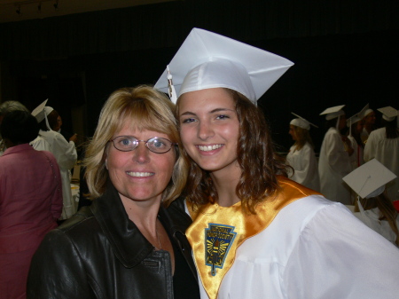 jenna and mom at graduation !!!