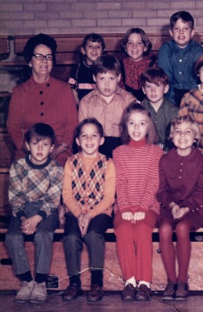 mrs wilson 2nd grade 1970/71 left group