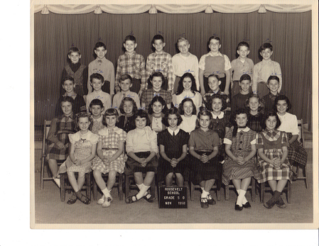 Roosevelt School grade 5   1952
