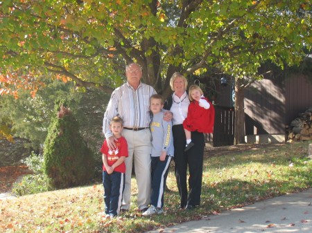 Keith and Diane with grandkids