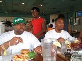 Brothers be grubbin !!!