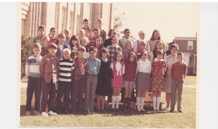 Mrs Hannis' 6th grade (class of '77)