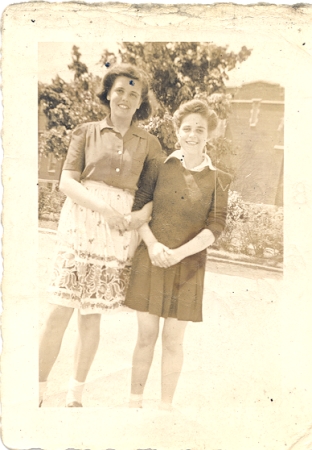 Gwenn & Irene Hyer,June'43