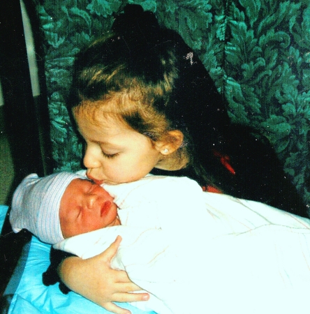 Taylor welcomes her new brother, Luke    2007