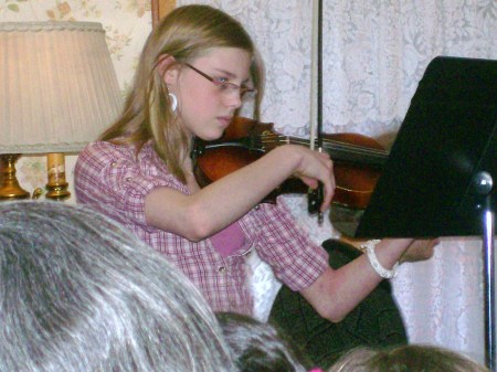 Anna Sophia playing her violin