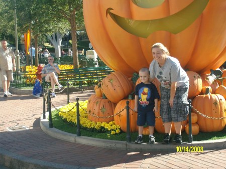 disneyland 2008 caressa and her son coein