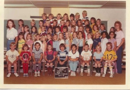 class pic from  Roadrunner 1976-77 3rd grade