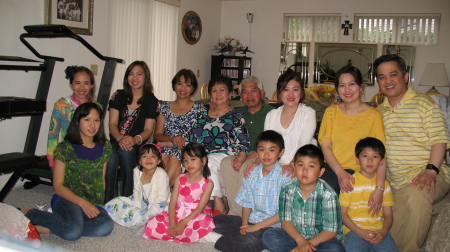 My Lusterio family on Mother's Day 2009