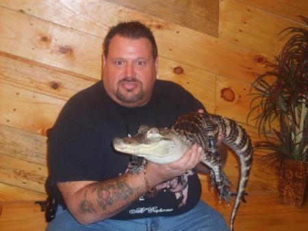 dad_with_the_alligator[1].jpg