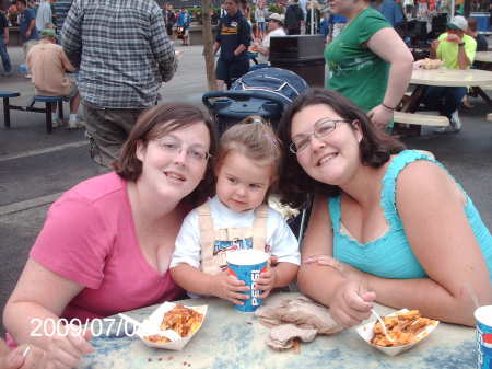 Aunt Di, Haylie and Mommy Tiffany Savo