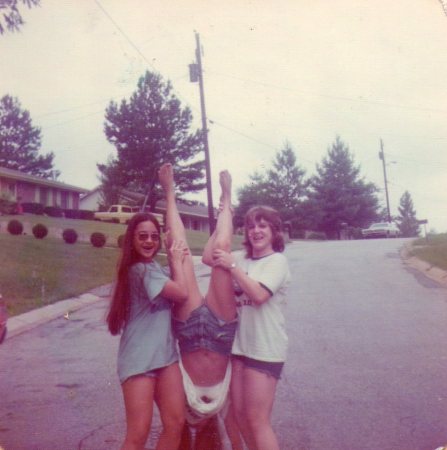 CINDY & DEIDRE SMITH STANDING (ME IN MIDDLE)