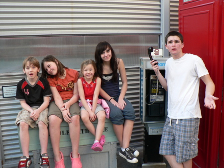 Best kids ever - Disneyland 2009