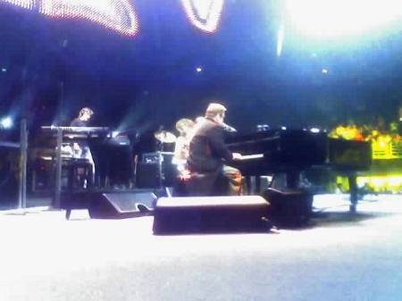 ELTON JOHN 2005 FRONT ROW SEAT