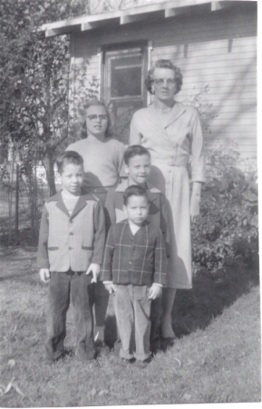 1958 - Aunt and cousins