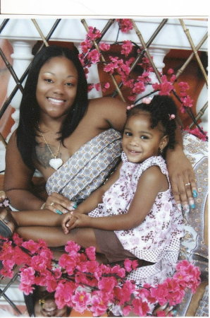 Mi'Chelle n Sa'Mora