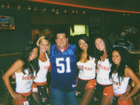 hooters fed ex field