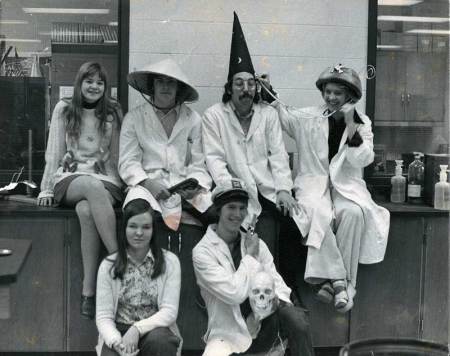 1975 - Mr. Oldaker's Lab Assistants