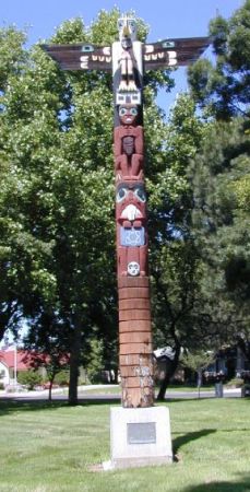 Livermore Totem Pole, Fourth and Holmes