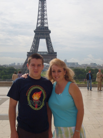 Donna and her son in Paris