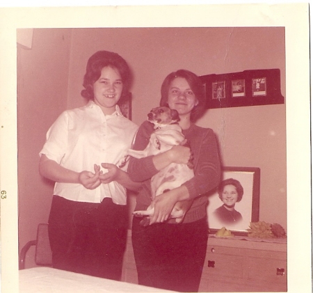 1963 Glenda and Susie