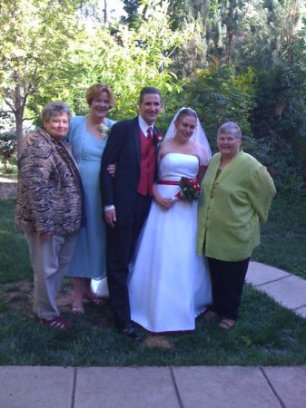 The Holiski girls with the bride and groom