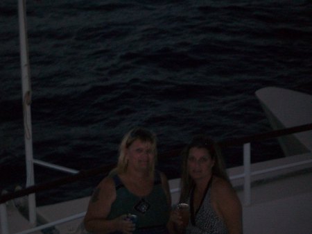 Me n my sis on a cruise