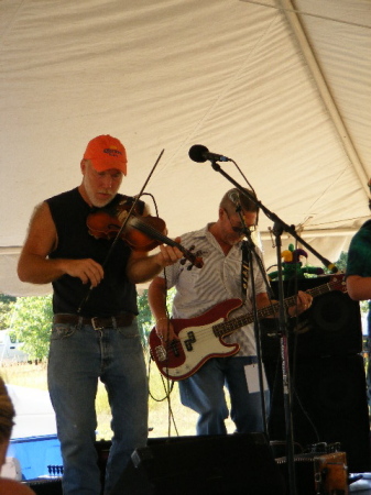 playing the cajun fiddle