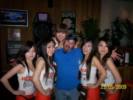 hooters shanghai