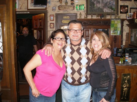 Linda, hubby Ralph and Trudy