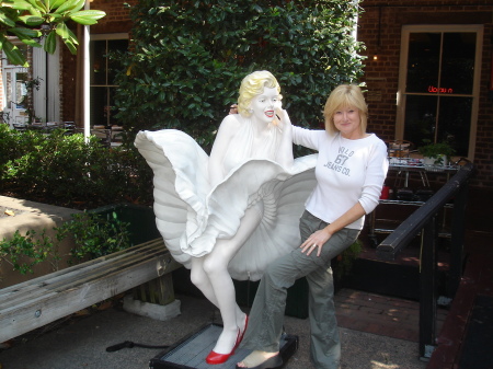 Marilyn and Marilyn in Savannah