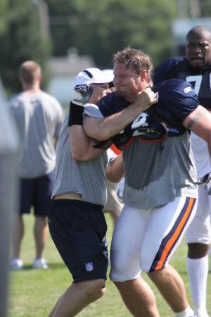 #98 Dusty Dvoracek going thru a drill