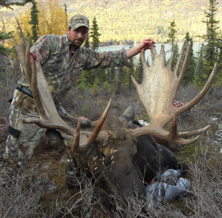 Moose hunting with a bow 2009