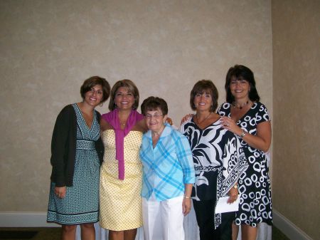 ALISA, ME, MOM & MY SISTERS-DENISE & MICHELE