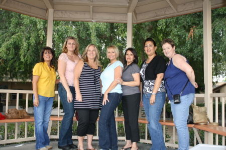 Yvette, Sarah, Jana, Lori, Gloria, Eva & Me